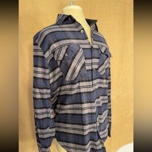 Women’s Kenneth Cole Slim Fit Button Up/ Flannel